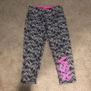 Crop athletic leggings